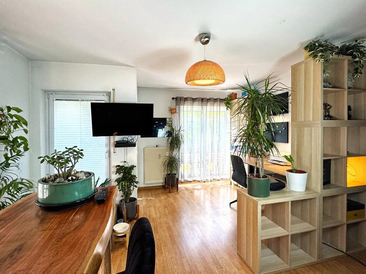 Holidayhome Apartments I Petfriendly Spaceous Apartment In Friedrichshain location